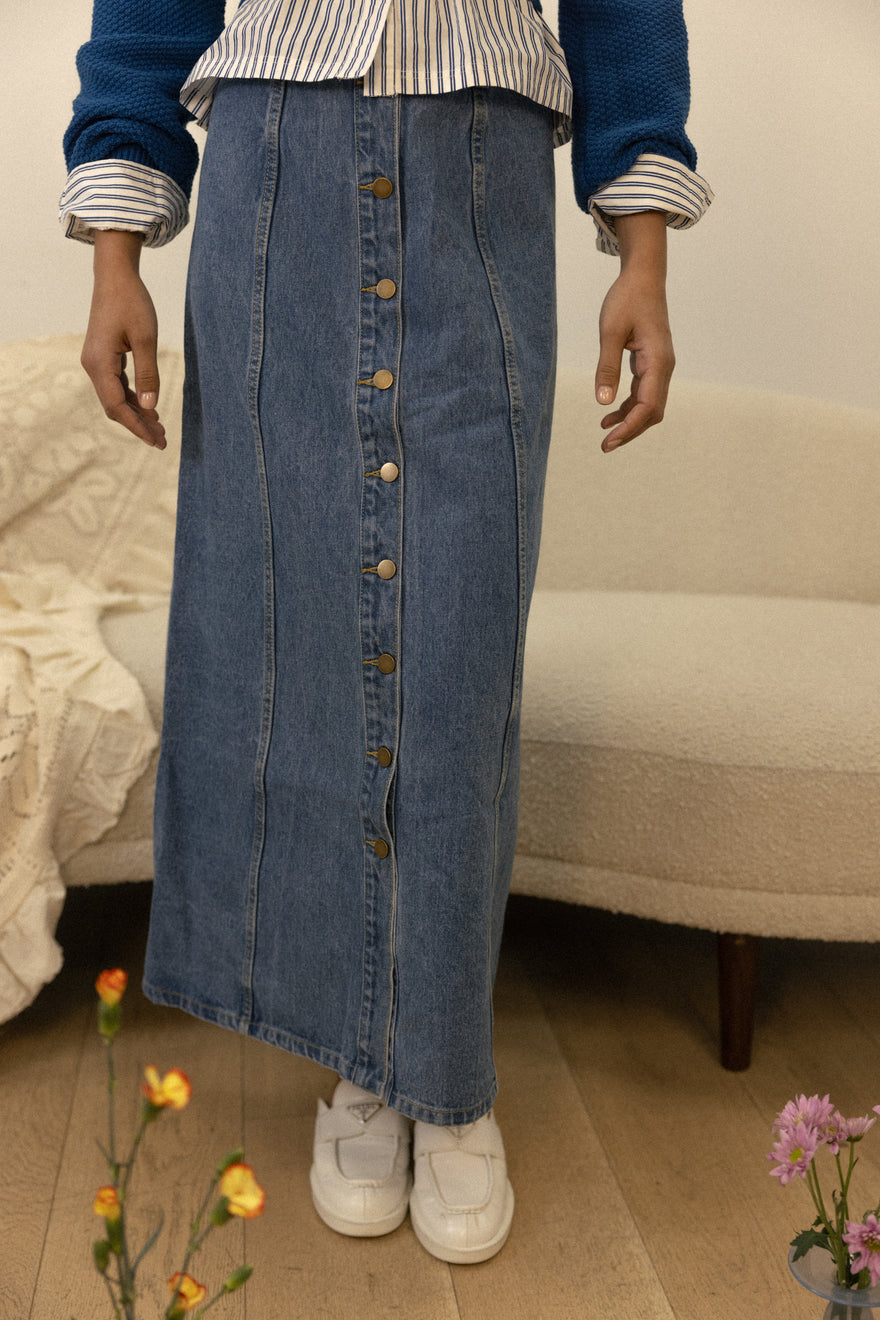 hd denim button skirt