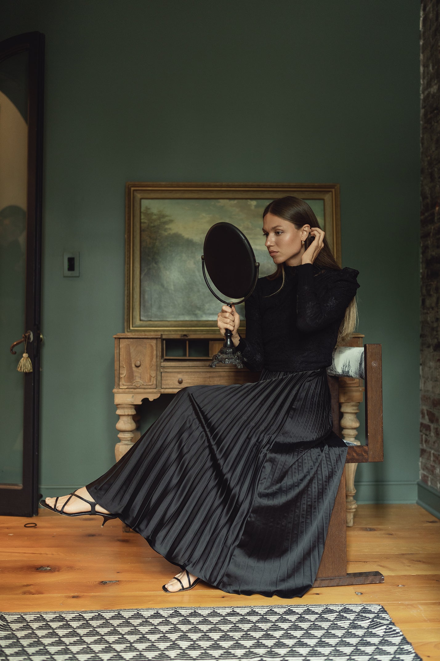 long dress with pleated skirt SLEEVELESS DRESS WITH PLEATED POPLIN SKIRT