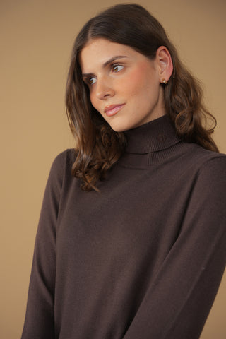 point classic turtleneck sweater