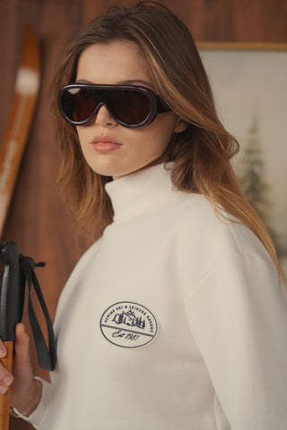 point turtleneck sweatshirt
