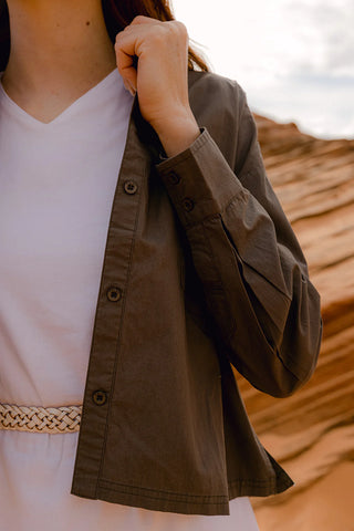 point cropped poplin button up