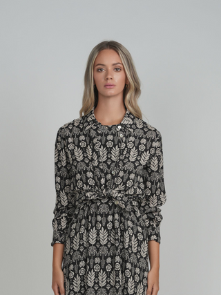 POINT GEORGETTE BUTTON UP BLOUSE