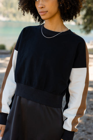 Point crop colorblock sweatshirt