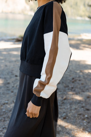 Point crop colorblock sweatshirt