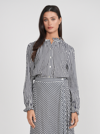 POINT RUFFLE BLOUSE