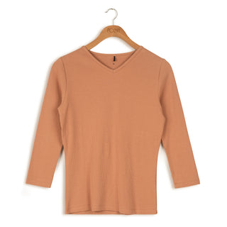 point 3/4 v-neck top